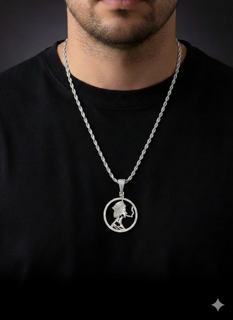 Queen Elizabeth Pendant – Sterling Silver Royal Portrait Necklace