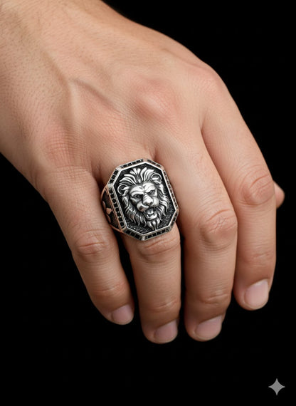 Lion Men’s Silver Ring