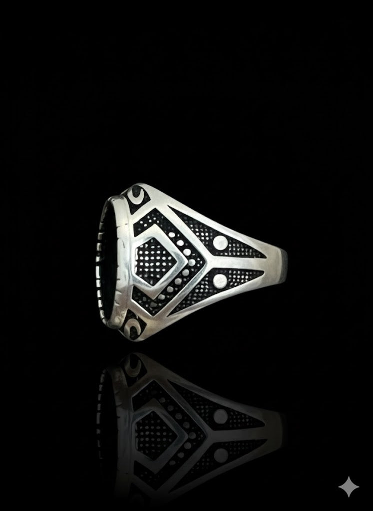 Men’s Sterling Silver Oval Black Onyx Design Ring